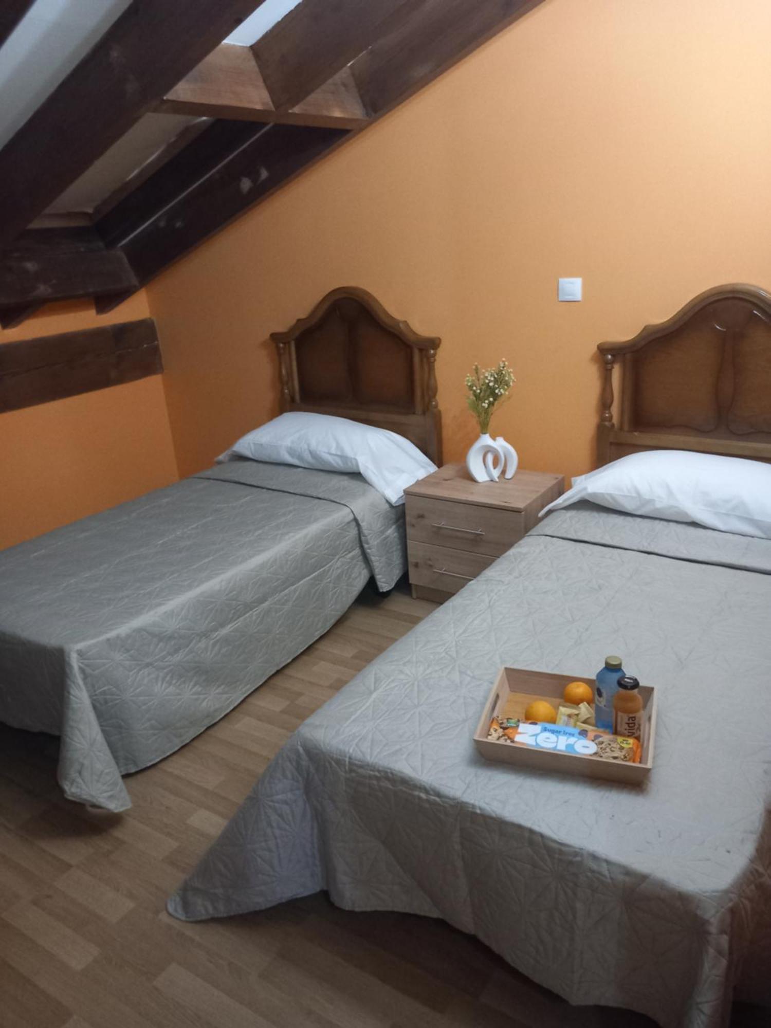 Bárcena de Cicero Hosteria Rio Negro מראה חיצוני תמונה